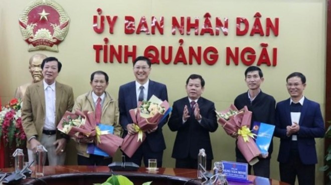 UBND tỉnh Quảng Ngãi công bố các quyết định về công tác cán bộ.