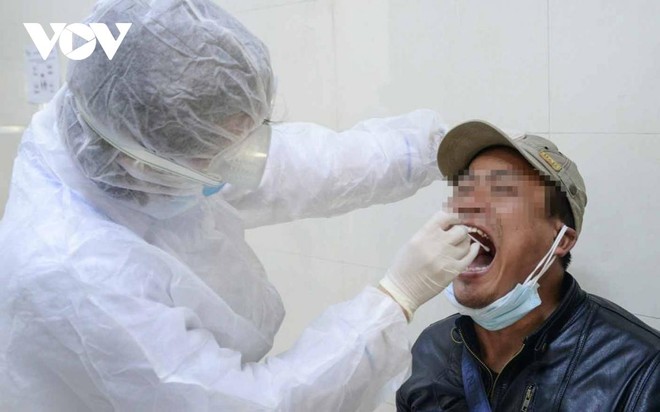 Trong các ngày 17-18/2, các cơ sở y tế đủ năng lực xét nghiệm dịch vụ SARS-CoV-2 trên địa bàn tỉnh Quảng Ninh đã xét nghiệm trên 6.700 mẫu, đều cho kết quả âm tính.