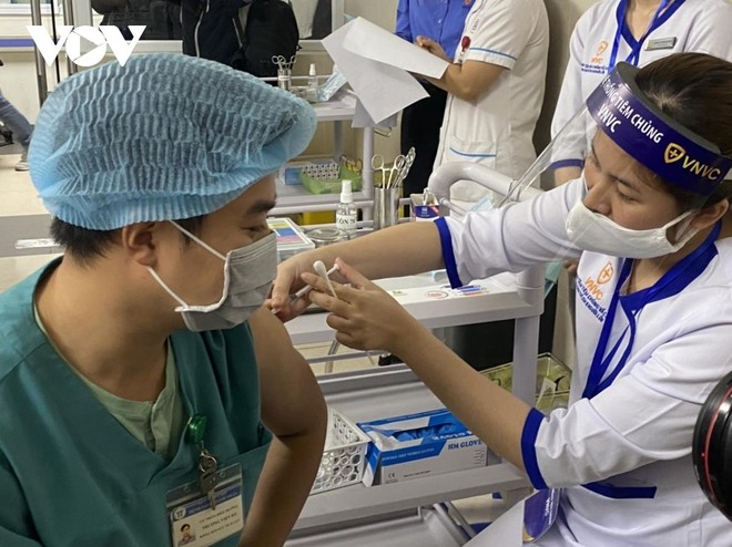 Việt Nam đã nhận được cam kết cung ứng vaccine Covid-19 từ 3 nguồn