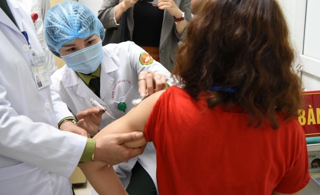 Các tình nguyện viên tham gia thử vaccine COVID-19 Nano Covax giai đoạn 2.