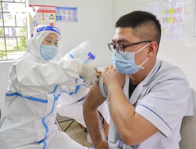 Số lượng 6.300 liều vaccine mà Bộ Y tế vừa phân bổ về, tỉnh Điện Biên sẽ sớm tiến hành rà soát cấp cho các địa phương, đối tượng theo thứ tự ưu tiên.