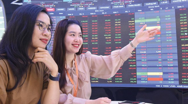 Tâm lý nhà đầu tư được củng cố và thị trường thu hút thêm dòng tiền. Ảnh: Dũng Minh.