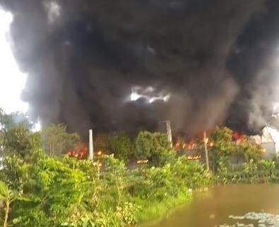 Vụ cháy thiêu rụi xưởng may có diện tích 1.900m2. (Nguồn: CTV/Vietnam+).
