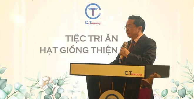 Phát biểu tại chương trình, ông Trần Kim Chung - Chủ tịch Tập đoàn C.T Group chia sẻ góc nhìn 3 chiều trong mối liên kết giữa 3 nhà: Nhà trường - Nhà phát triển nguồn nhân lực - Nhà đầu tư vào con người.