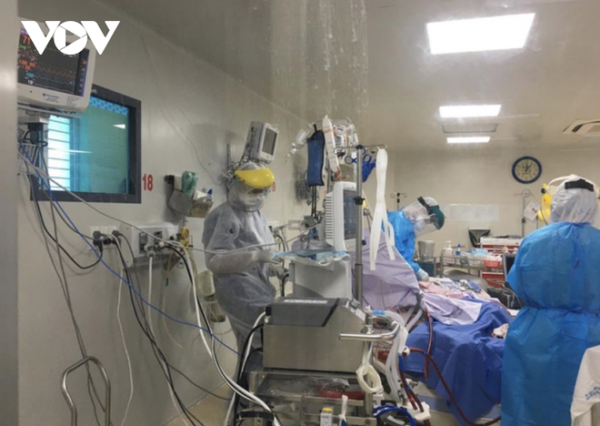 3 bệnh nhân Covid-19 rất nặng đang chạy ECMO tại BV Bệnh Nhiệt Đới TP.HCM (Ảnh Sở Y tế).