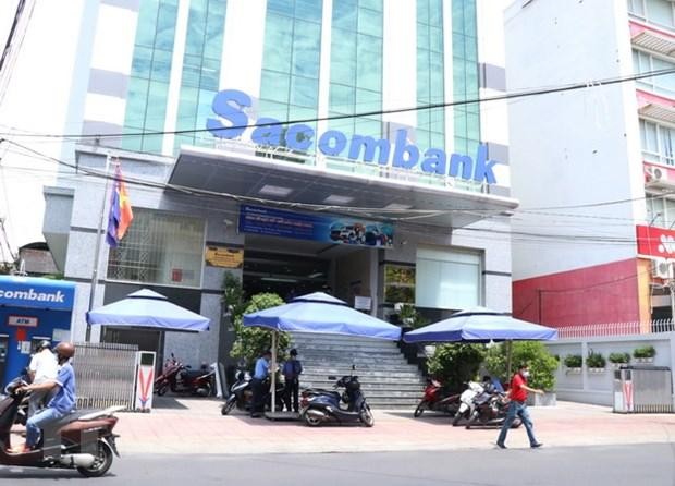 Mặc dù hệ thống ngân hàng ở tỉnh Khánh Hòa vẫn tiếp tục hoạt động, nhưng số lượng khách hàng đến giao dịch rất ít. (Ảnh: Tiên Minh/TTXVN)