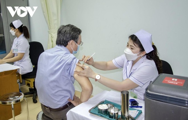 Bà Rịa - Vũng Tàu sẽ tiêm vaccine miễn phí cho 70% dân số, ưu tiên người trên 65 tuổi.