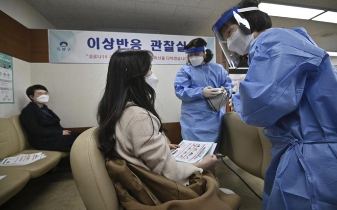 Tiêm vaccine tại Hàn Quốc.
