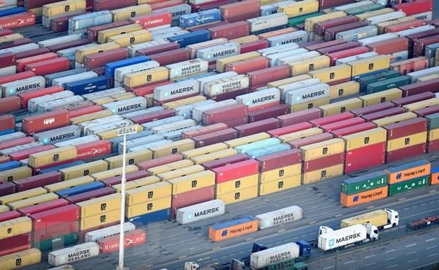 Cảng container ở Hamburg, Đức. (Ảnh: Reuters/TTXVN).
