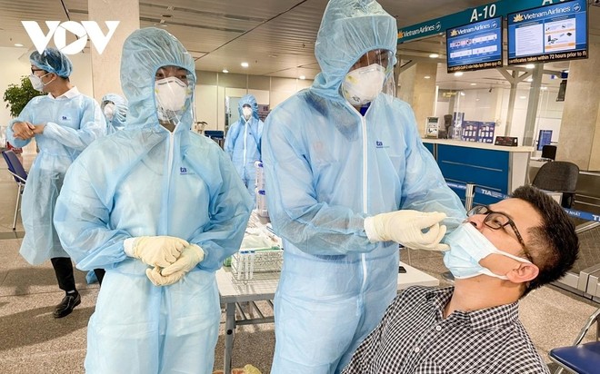 Cảng hàng không quốc tế Nội Bài đã thống nhất với Bệnh viện đa khoa Medlatec tạm dừng dịch vụ test nhanh Sars-CoV-2 tại Cảng từ ngày 16/12.