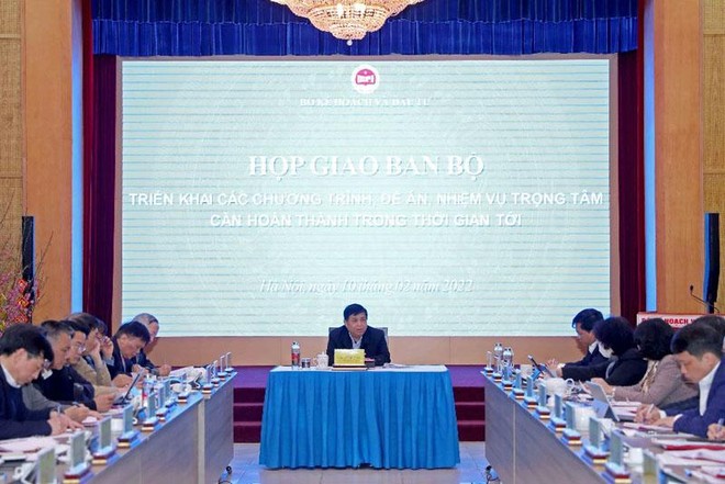 Bộ trưởng Nguyễn Chí Dũng chủ trì cuộc họp giao ban sáng 10/2 (Ảnh: Đức Trung).