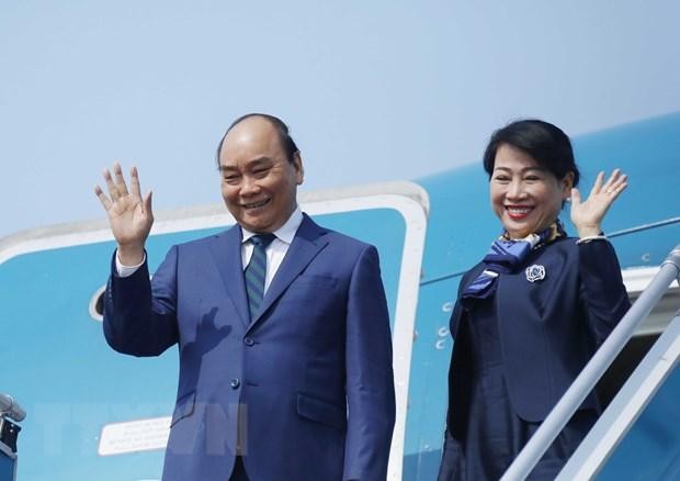 Chủ tịch nước Nguyễn Xuân Phúc và Phu nhân lên đường thăm cấp Nhà nước tới Cộng hoà Singapore. (Ảnh: TTXVN).