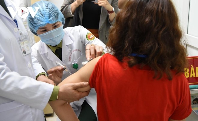 Tình nguyện viên thử nghiệm vaccine Nanocovax.