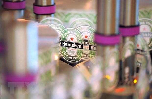 Biểu tượng Heineken tại dây chuyền sản xuất bia ở Schiltigheim, miền đông nước Pháp. (Ảnh: AFP/TTXVN)