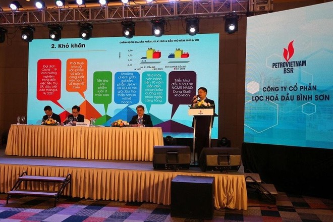 Tổng Giám đốc BSR Bùi Ngọc Dương báo cáo kết quả hoạt động sản xuất kinh doanh năm 2021 và kế hoạch hoạt động sản xuất kinh doanh năm 2022.