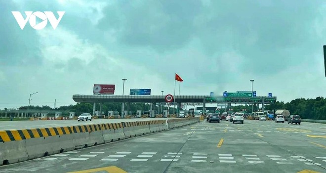 Bắt đầu từ 9h ngày 1/6/2022 triển khai thí điểm thu phí không dừng hoàn toàn trên tuyến đường bộ cao tốc Hà Nội - Hải Phòng.