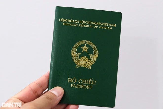 Hãy cùng khám phá những tiêu biểu của đất nước Việt Nam qua những trang hộ chiếu đẹp mắt này. Cái nhìn sâu sắc về văn hóa, lịch sử và con người Việt Nam sẽ khiến bạn bị thu hút ngay lập tức.