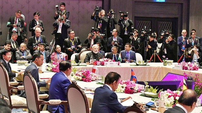 Thủ tướng Ấn Độ Narendra Modi và các nhà lãnh đạo ASEAN tại Hội nghị Cấp cao ASEAN - Ấn Độ lần thứ 16 tổ chức tại Thái Lan năm 2019 (ANI).