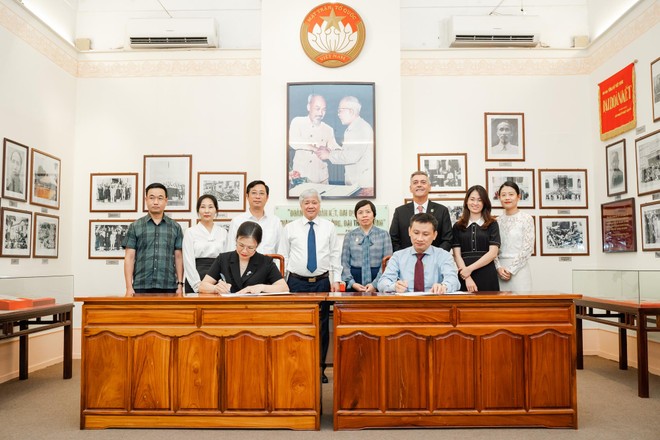 Đại diện UBTW MTTQ Việt Nam và Masterise Group ký kết chương trình hợp tác.