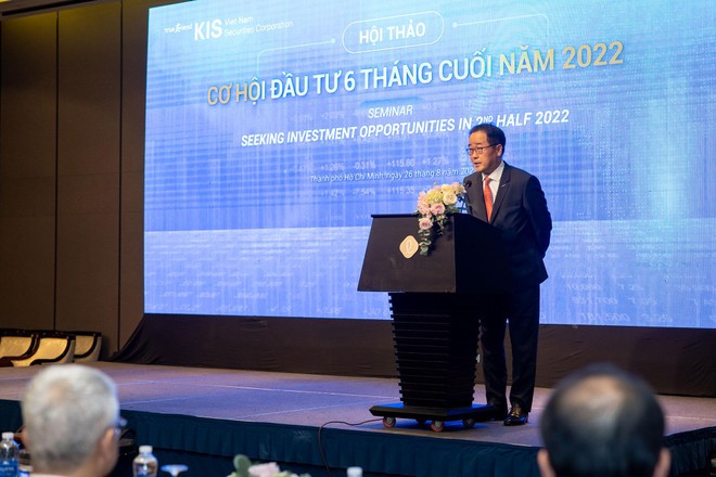 Ông Park Won Sang – Tổng giám đốc của KIS Việt Nam chia sẻ tại Hội nghị.