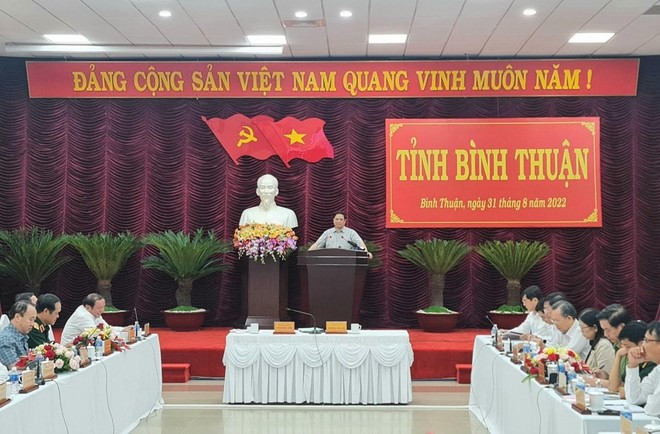Thủ tướng lưu ý tỉnh Bình Thuận khi thực hiện các giải pháp phát triển trong thời gian tới phải phục vụ cho nhiệm vụ phát triển xanh, nhanh, bền vững.