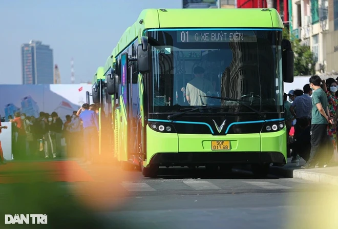 Khai trương xe buýt điện đầu tiên tại TPHCM hồi tháng 3/2022 (Ảnh: Hải Long).