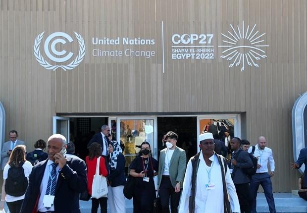 Các đại biểu tham dự Hội nghị lần thứ 27 các bên tham gia Công ước khung của Liên hợp quốc về biến đổi khí hậu (COP27) ở Sharm El-Sheikh, Ai Cập, ngày 11/11/2022. (Ảnh: THX/TTXVN)