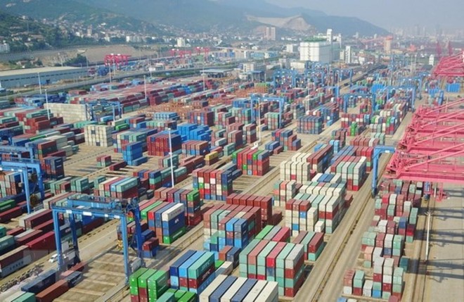 Một cảng hàng hóa ở Giang Tô của Trung Quốc. Ảnh: AFP.