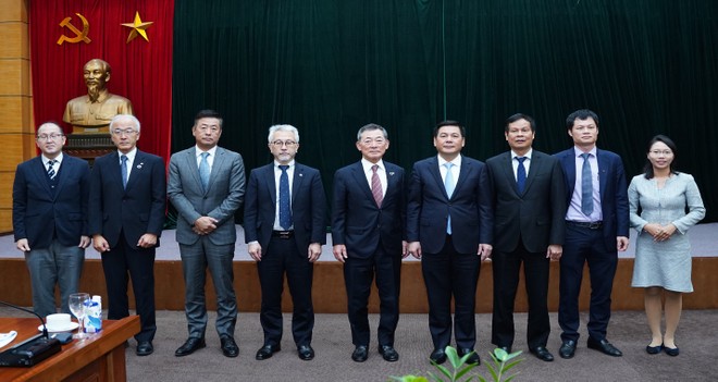 Bộ trưởng Bộ Công thương Nguyễn Hồng Diên làm việc với Lãnh đạo Tập đoàn Toda Nhật Bản.