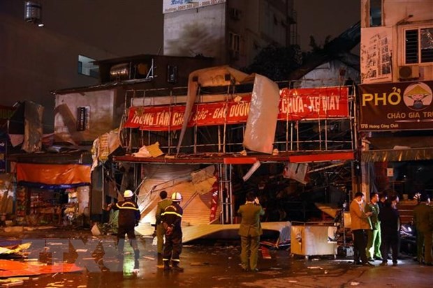 Vụ nổ diễn ra vào lúc 19h05 ngày 27/12 tại phố Hoàng Công Chất, quận Bắc Từ Liêm. (Ảnh: Huy Hùng/TTXVN)