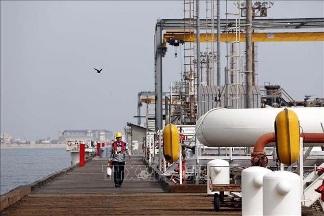 Một cơ sở khai thác dầu của Iran ở đảo Khark, ngoài khơi vùng Vịnh. Ảnh minh họa: AFP/TTXVN.