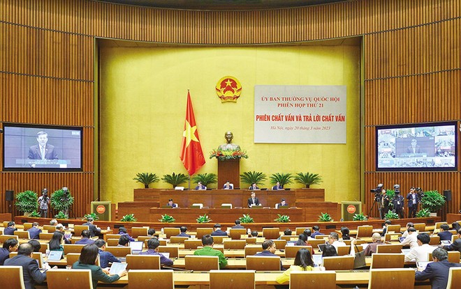 Viện trưởng Viện Kiểm sát Nhân dân tối cao Lê Minh Trí trả lời chất vấn tại Phiên họp thứ 21 của Ủy ban Thường vụ Quốc hội.