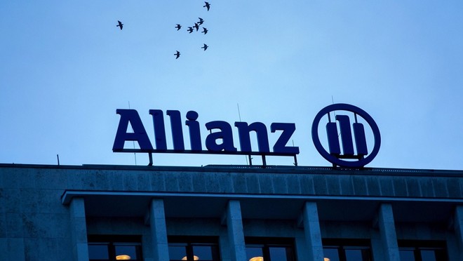 Allianz đứng ngoài quan sát chờ rẽ lối