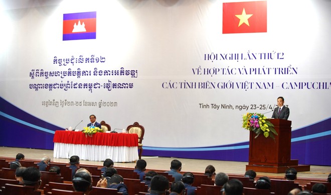 Phó Thủ tướng Chính phủ Trần Lưu Quang phát biểu tại Hội nghị.