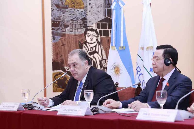 Chủ tịch Quốc hội Vương Đình Huệ dự sự kiện kỷ niệm “50 năm quan hệ Việt Nam-Argentina: Hiện tại và tương lai” - (Ảnh: Doãn Tấn).