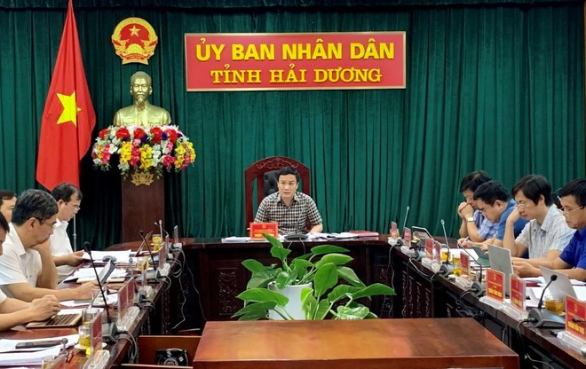 Ông Triệu Thế Hùng, Chủ tịch UBND tỉnh Hải Dương chủ trì phiên họp thường kỳ UBND tỉnh tháng 8 (lần 3).