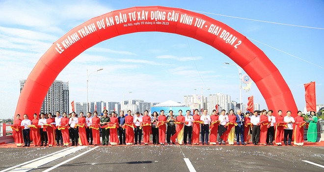 Sáng ngày 30/8, UBND TP Hà Nội tổ chức lễ khánh thành Dự án đầu tư xây dựng cầu Vĩnh Tuy giai đoạn 2.