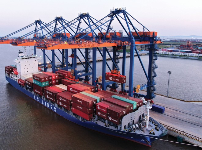 Lĩnh vực logistics, trong đó có cảng và vận tải biển đang có dấu hiệu hồi phục.