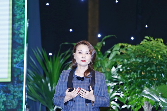 Bà Đinh Nguyễn Thị Hường, Giám đốc Ban Truyền thông Doanh nghiệp của Sabeco tại Hội thảo Phát triển bền vững 2023 do Báo Đầu tư tổ chức sáng 16/11