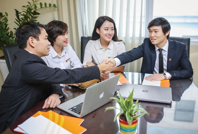 Những lợi thế về hiểu biết tập quán, mối quan hệ thân thiết với khách hàng sẽ là thế mạnh để các công ty chứng khoán Việt Nam phát triển.