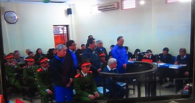 Các bị cáo trong vụ Nguyễn Đức Kiên và đồng phạm tại tòa phúc thẩm (ảnh chụp qua màn hình)