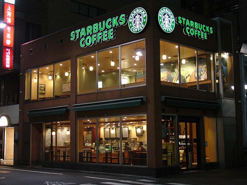 Starbucks đi đến đâu, giá nhà tăng tới đó?