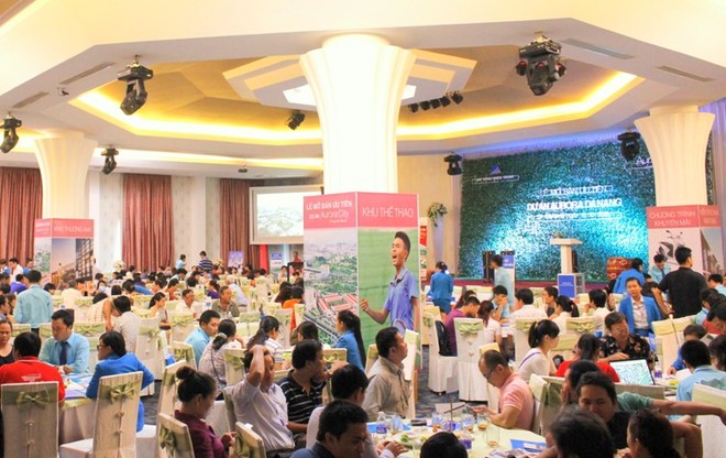 Hàng trăm khách hàng tham dự sự kiện mở bán Dự án Aurora Da Nang City - Chi tiết liên hệ: CTCP Đất Xanh Miền Trung, 422 Đường 2/9, Hải Châu, Đà Nẵng - Hotline: 0932 43 63 83/0937126777 