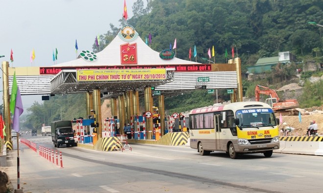 Trạm thu phí Quốc lộ 6 Xuân Mai - Hòa Bình hoàn vốn cho Dự án đặt tại thị trấn Lương Sơn từ khi đi vào hoạt động ngày 20/10/2015 đã nhiều lần bị người dân phản đối vì mức thu phí quá cao.