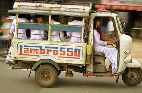  Xe lam là phương tiện đi lại chủ yếu của người Sài Gòn xưa. Ảnh tư liệu