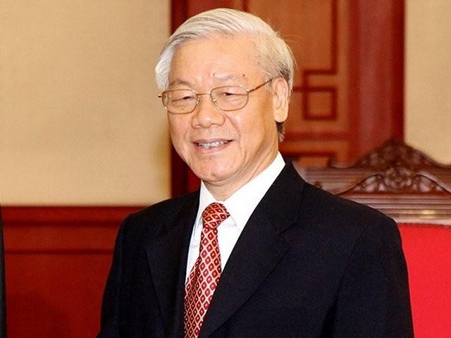 Thay mặt Bộ Chính trị, Tổng Bí thư Nguyễn Phú Trọng đã ký 2 quy định về tiêu chuẩn chức danh, tiêu chí đánh giá cán bộ.