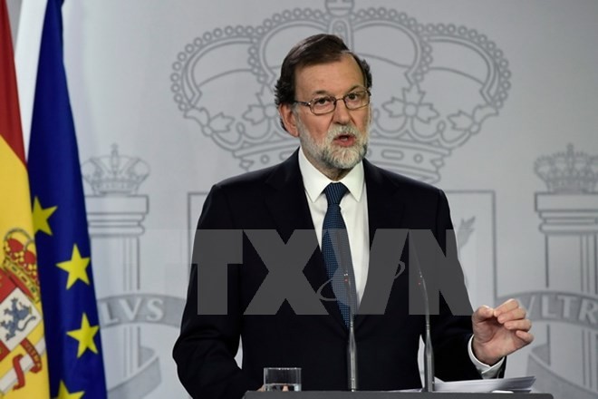 Thủ tướng Tây Ban Nha Mariano Rajoy phát biểu với báo giới tại Madrid. (Nguồn: AFP/TTXVN)