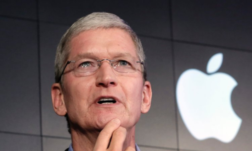 CEO Apple mua đồ lót giảm giá nhưng hào phóng từ thiện