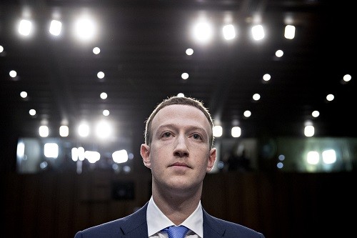 Tài sản ròng của nhà sáng lập Facebook, Mark Zuckerberg đã giảm 23 tỷ USD trong năm nay. Ảnh:Bloomberg