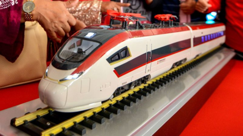 Mô hình tàu hỏa trong lễ ra mắt dự án ECRL năm 2017. Ảnh:Xinhua